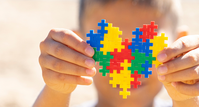 El Gobierno regional atiende de forma especializada en recursos sociales a 145 niñas y niños con trastorno del espectro del autismo diariamente