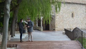 El Gobierno regional colabora con el Ayuntamiento de Alcocer en la adecuación del entorno de la ermita de Nuestra Señora del Espinar