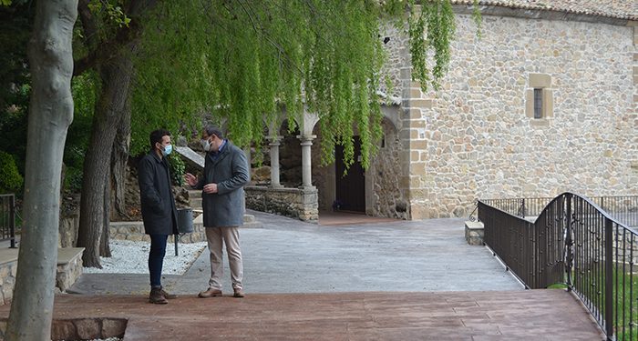 El Gobierno regional colabora con el Ayuntamiento de Alcocer en la adecuación del entorno de la ermita de Nuestra Señora del Espinar
