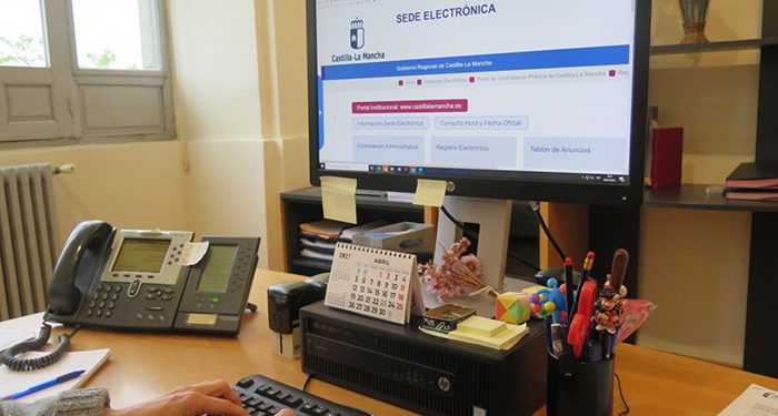 El Gobierno regional crea un Registro de Personal Funcionario Habilitado para impulsar la administración electrónica en la Junta