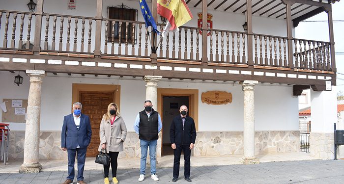 El Gobierno regional ha colaborado con el Ayuntamiento de Torrubia del Campo en la mejora y modernización del centro educativo
