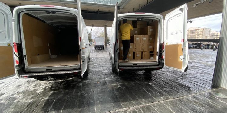 El Gobierno regional ha distribuido casi 400.000 artículos de protección para profesionales sanitarios en la última semana