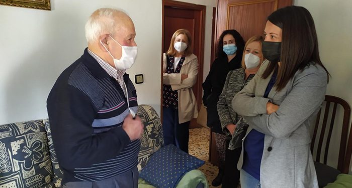 El Gobierno regional impulsa el Plan de Telecuidado Avanzado con 12,5 millones de euros para el cuidado de los mayores en su entorno