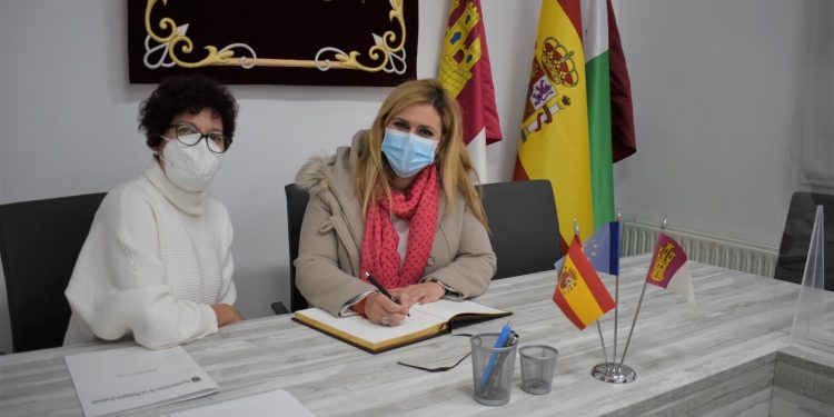 El Gobierno regional y el Ayuntamiento de La Pesquera acometen la modernización y mejora del centro educativo de la localidad 1 El Gobierno regional y el Ayuntamiento de La Pesquera acometen la modernización y mejora del centro educativo de la localidad