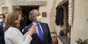 El Gobierno regional y Puy Du Fou España lanzan la III edición del concurso escolar “Un viaje a través de la historia”