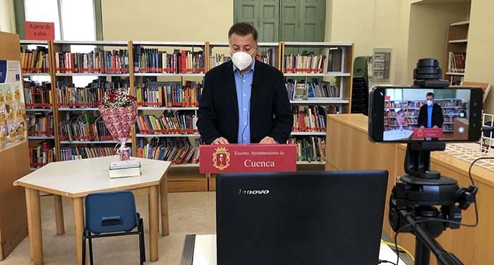 El manifiesto del Día del Libro anima en Cuenca a encontrar “tu primer libro inolvidable” que abra la puerta “a tantos momentos de felicidad” 1 El manifiesto del Día del Libro anima en Cuenca a encontrar “tu primer libro inolvidable” que abra la puerta “a tantos momentos de felicidad”