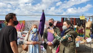 El PP apoya a los vendedores del mercadillo, que reclaman al Ayuntamiento de Azuqueca medidas para garantizar su derecho al trabajo