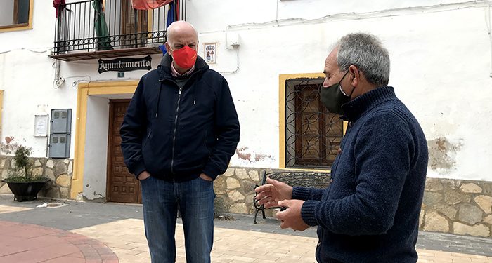 El subdelegado del Gobierno en Cuenca visita Huélamo y conoce las actuaciones del Camino Natural del Júcar