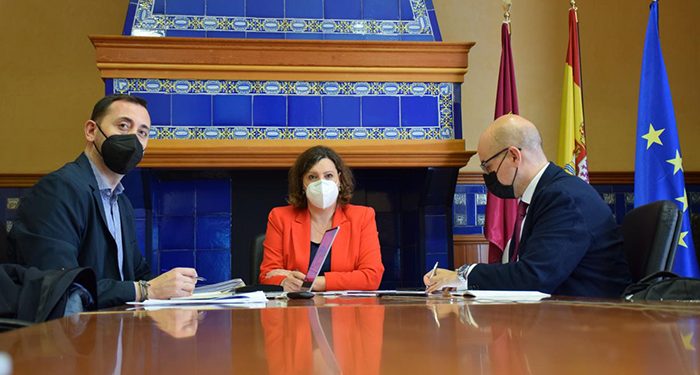 Franco apoya las alegaciones de la industria del calzado para tratar de aminorar el posible impacto de los aranceles de EEUU