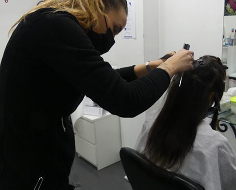 La Asociación Provincial de Peluquerías y Centros de Belleza de Cuenca insiste en su petición de rebajar el IVA al 10% para un sector al límite