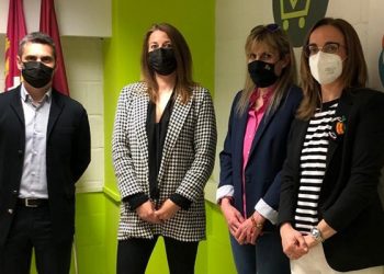La Asociación de Mujeres Empresarias de Cuenca y Carrefour estudiarán futuras colaboraciones