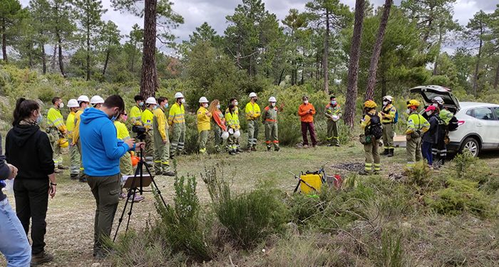 La Escuela Técnica Superior de Ingenieros Agrónomos y de Montes forma en el proyecto “Plantando Cara al Fuego”