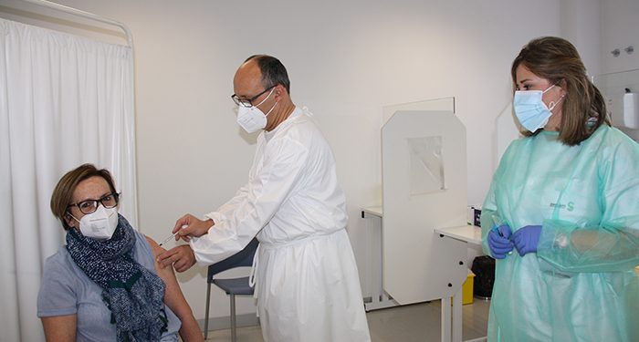 La Gerencia del Área Integrada de Cuenca comienza la vacunación del grupo de edad entre los 56 y los 65 años 1 La Gerencia del Área Integrada de Cuenca comienza la vacunación del grupo de edad entre los 56 y los 65 años