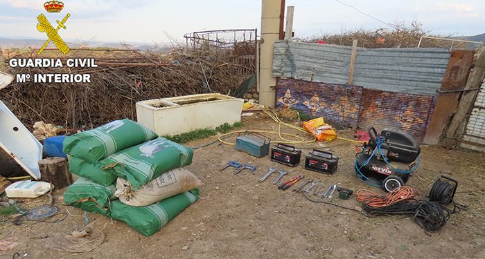 La Guardia Civil de Cuenca detiene a tres personas por robos en naves agrícolas de Villalba del Rey 1 La Guardia Civil de Cuenca detiene a tres personas por robos en naves agrícolas de Villalba del Rey