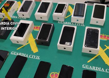 La Guardia Civil detiene en Azuqueca de Henares a dos personas por hurto de móviles de alta gama en una empresa de logística 2 La Guardia Civil detiene en Azuqueca de Henares a dos personas por hurto de móviles de alta gama en una empresa de logística