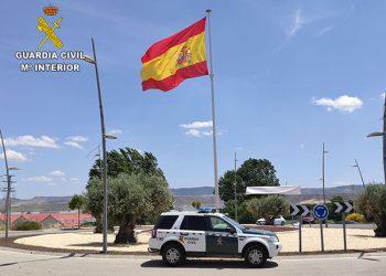 La Guardia Civil investiga a una persona y detiene a otras 4 en Azuqueca de Henares por robo con violencia e intimidación, detención ilegal y apropiación indebida 4 La Guardia Civil investiga a una persona y detiene a otras 4 en Azuqueca de Henares por robo con violencia e intimidación, detención ilegal y apropiación indebida