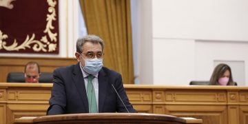 Las Cortes regionales piden que las ayudas a la hostelería lleguen “con la mayor agilidad posible”