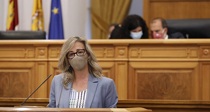 Merino lamenta que el sector vitivinícola esté atravesando su peor momento con un consejero que da respuestas “ineficaces” ante el grave escenario al que se enfrenta 1 Lola Merino