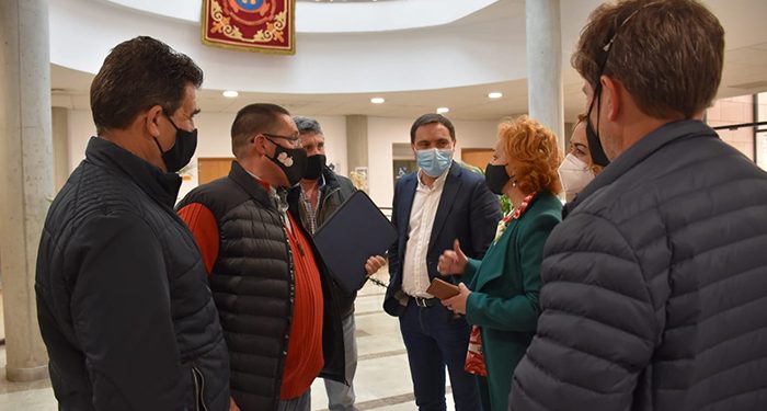 Martínez Chana anuncia en San Clemente la próxima firma de un convenio para ayudar a los regantes del Alto Guadiana