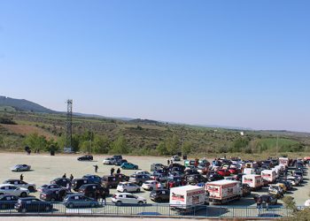 Más de medio millar de vehículos de empresarios de todos los puntos de Guadalajara protestan por las restricciones y cierres
