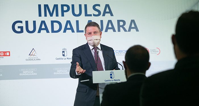 Page avanza 100.000 vacunaciones para la próxima semana y la inmunización de la población mayor de 60 años “a mitad de junio”