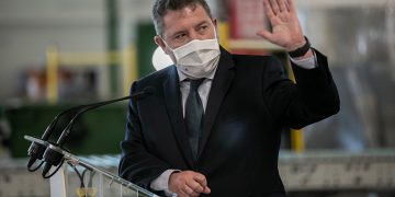 Page se muestra confiado en que en julio el proceso de vacunación entre los mayores de 50 años «esté muy avanzado»
