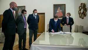 Page solicita “con urgencia” a los 27 ministros de Agricultura de la Unión Europea la activación de fondos adicionales para el sector vitivinícola