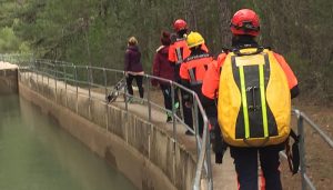 Rescatados tres senderistas atrapados en un barranco en Uña