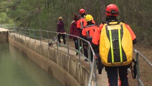 Rescatados tres senderistas atrapados en un barranco en Uña