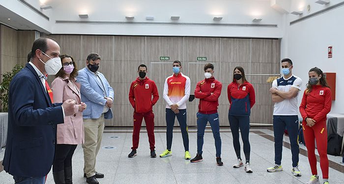 Rojo desea suerte al equipo nacional de 4x100 relevos que busca clasificarse para Tokio este fin de semana