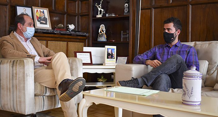 Rojo recibe al nuevo secretario general de CC.OO con quien se compromete a trabajar por un mejor empleo en Guadalajara 1 Rojo recibe al nuevo secretario general de CC.OO con quien se compromete a trabajar por un mejor empleo en Guadalajara