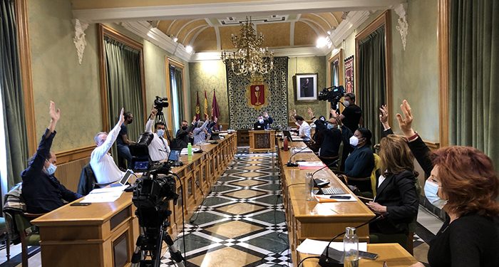 Todos los grupos políticos en el Ayuntamiento de Cuenca se ponen de acuerdo para pedir a Fomento la recuperación y mejora del AVE