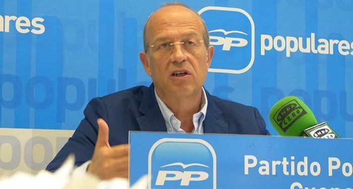 Tortosa pide a Page “ejemplaridad” en su conducta y que no utilice la excusa de un acto oficial para “irse de vacaciones”