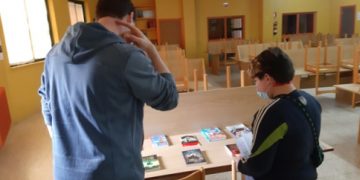 Trueque libresco y un concurso de declamación en el IES “Fernando Zóbel” para celebrar el Día del Libro