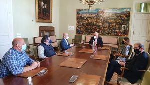 Vega se reúne con los colegios profesionales de Guadalajara