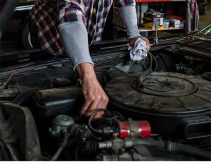 ¿Cómo comprar recambios económicos para reparar los coches