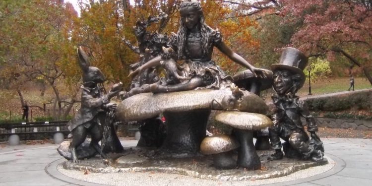 Guadalajara contará con una réplica de la escultura ‘Alicia en el país de las maravillas’ de José de Creeft, instalada en Nueva York en 1959