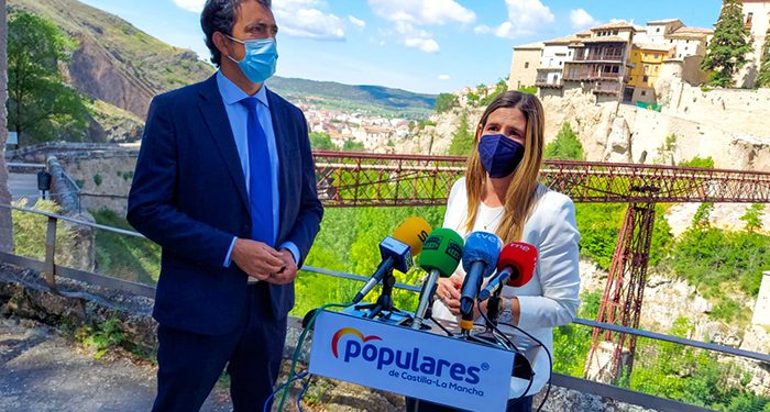 Agudo: “Es el mejor momento para reconocer a los profesionales sanitarios de esta tierra todo el esfuerzo que han realizado desde el minuto uno de la pandemia” 1 Agudo “Es el mejor momento para reconocer a los profesionales sanitarios de esta tierra todo el esfuerzo que han realizado desde el minuto uno de la pandemia”