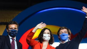 Ayuso arrasa en Madrid, echa a Iglesias de la política y deja al PSOE como tercera fuerza