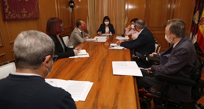 Bellido y la consejera de Bienestar Social se reúnen con CERMI en el Día Nacional de la Convención de los Derechos de Personas con Discapacidad 1 Bellido y la consejera de Bienestar Social se reúnen con CERMI en el Día Nacional de la Convención de los Derechos de Personas con Discapacidad