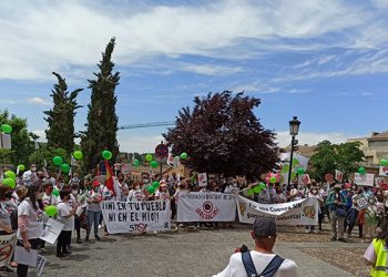 Cientos de personas exigen a Page en Toledo una moratoria a la Ganadería Industrial en Toledo