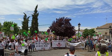 Cientos de personas exigen a Page en Toledo una moratoria a la Ganadería Industrial en Toledo