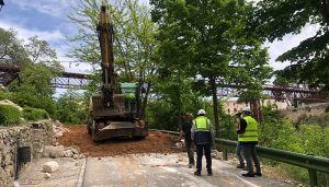 Comienzan las obras de limpieza, saneamiento y consolidación del muro de la calle Canónigos