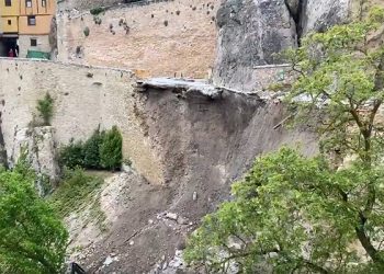 Derrumbado el acceso principal a las Casas Colgadas