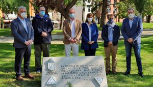 Diputación y Ayuntamiento de Guadalajara instalan en la Concordia un monolito en homenaje a las víctimas del Holocausto