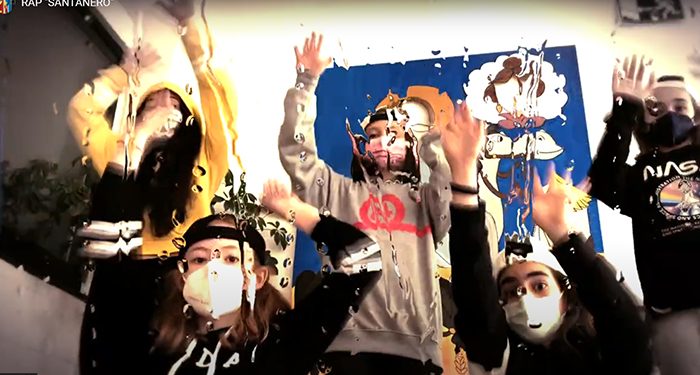 El alumnado del CEIP Santa Ana felicita al colegio por su 50 aniversario a ritmo de RAP