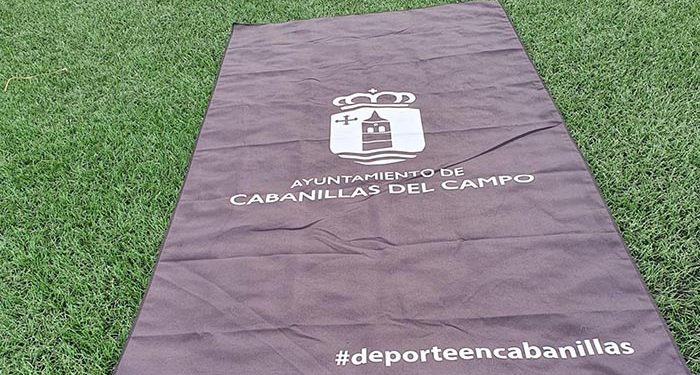 El Ayuntamiento de Cabanillas premia la fidelidad al Programa de Fitness con «la toalla del verano»