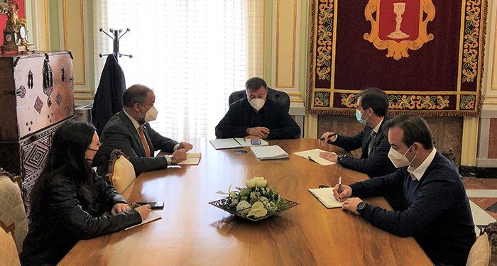 El Ayuntamiento y la UCLM comienzan a planificar la llegada del Centro Nacional de Estudios Penitenciarios a Cuenca