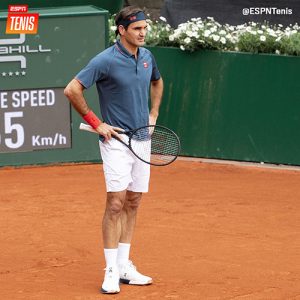 El conquense Pablo Andújar hace historia al vencer a Federer en su regreso a la tierra