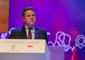 El Gobierno de Castilla-La Mancha baraja la supresión del uso de la mascarilla en espacios públicos antes del aniversario de su obligatoriedad